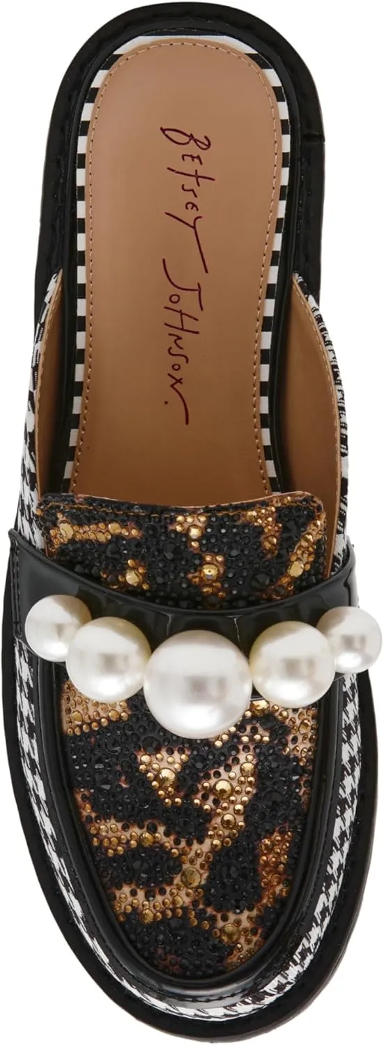 Betsey Johnson Women's Norah Loafer