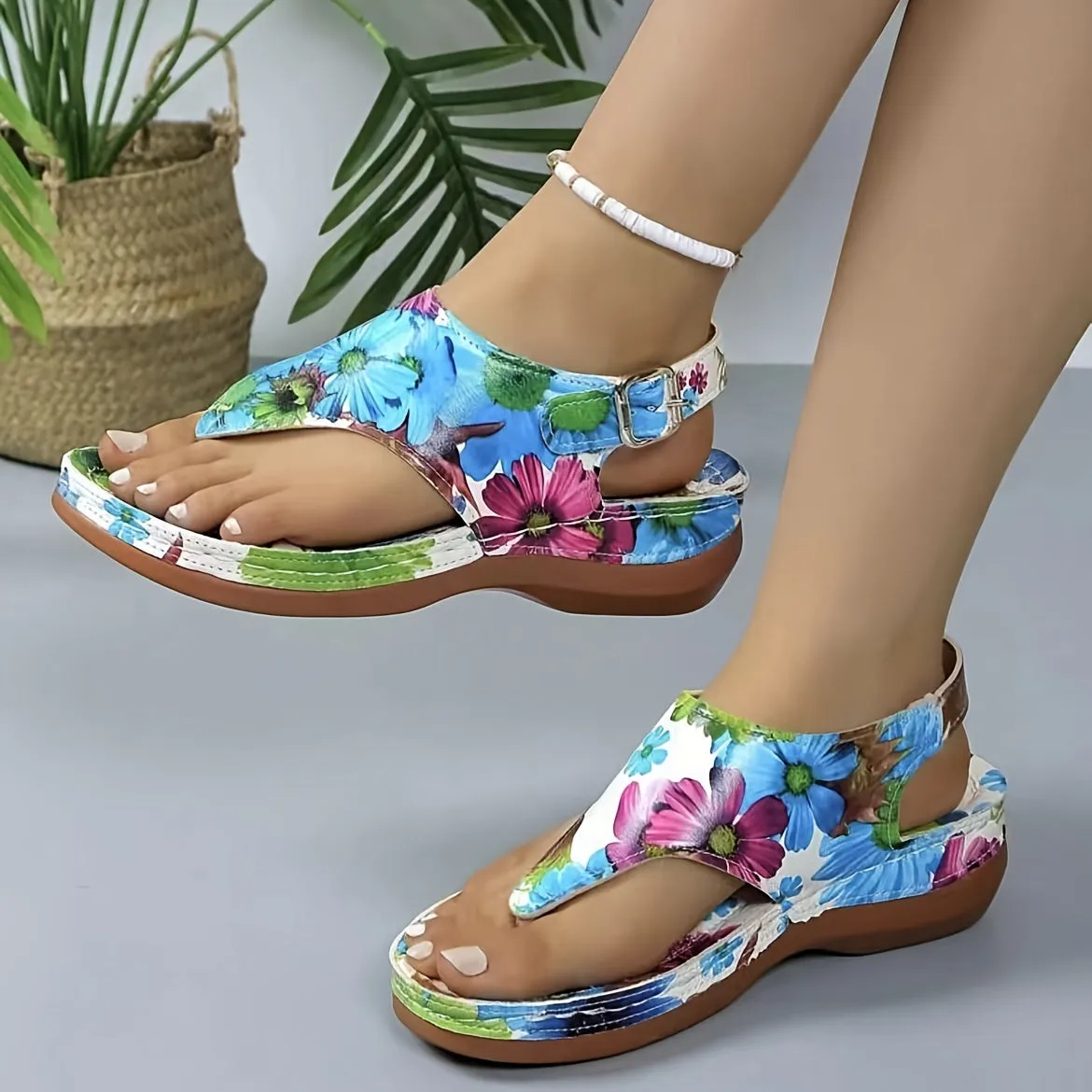 Fashionable Women's Thick Sole Sandals