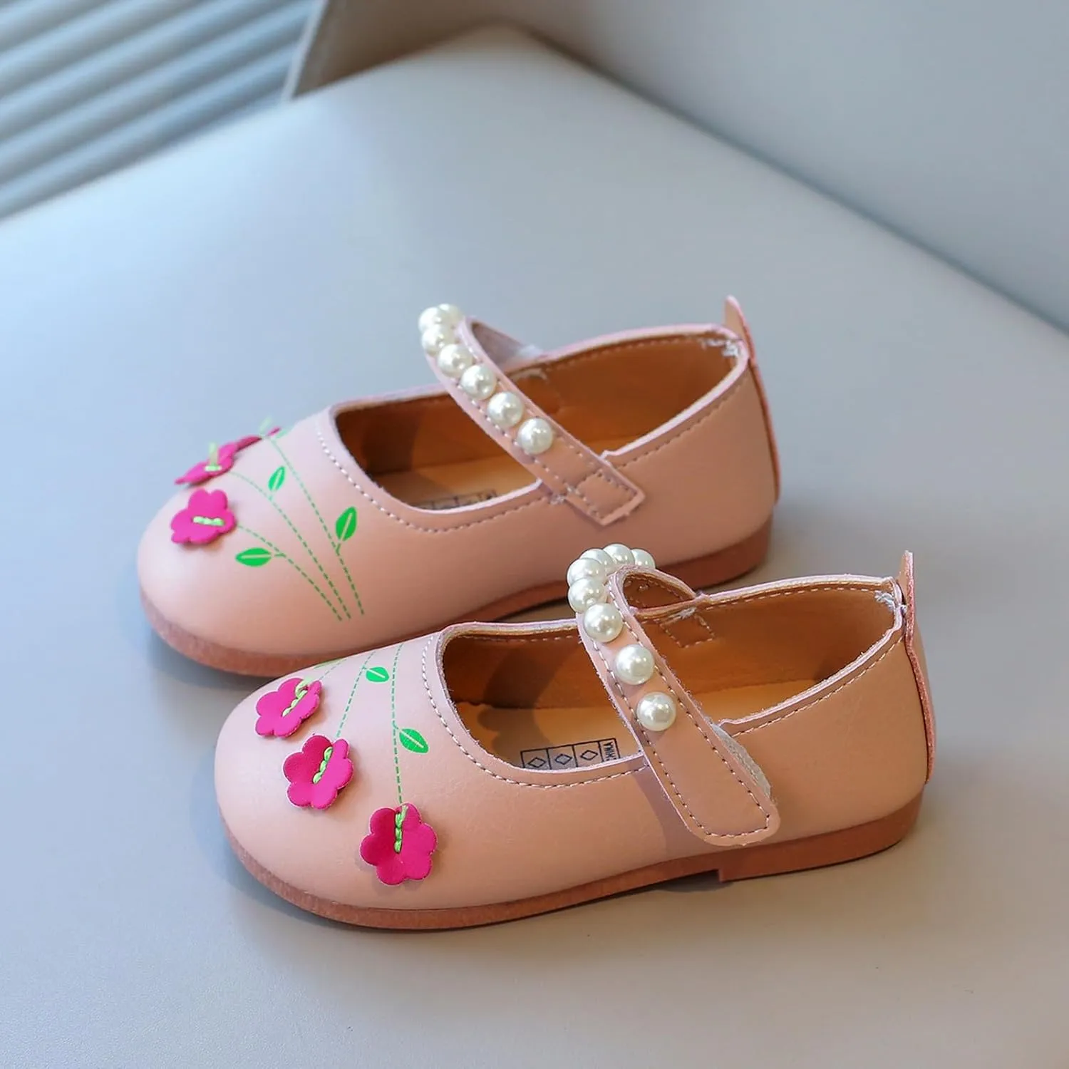 Girls Mary Jane Dress Shoes Ballet Pumps Flower Pearl Strap Dance Sandals Closed Toe Flats for Kids Wedding Party