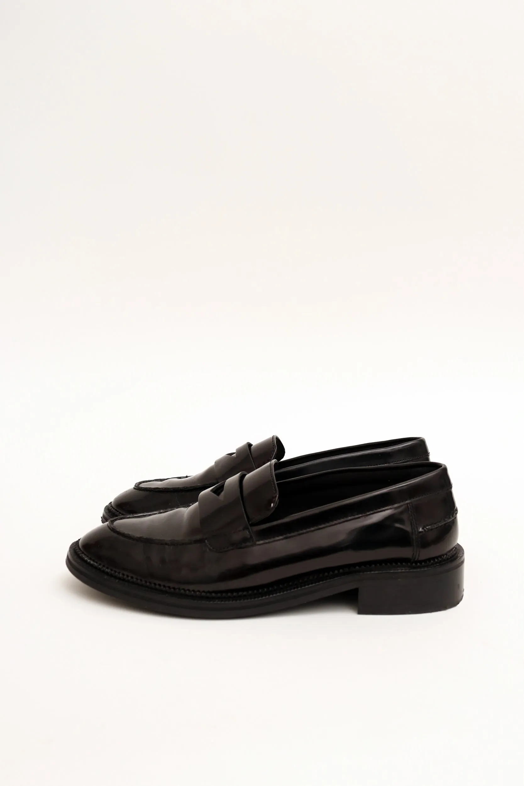 HIGH GLOSS LEATHER LOAFERS