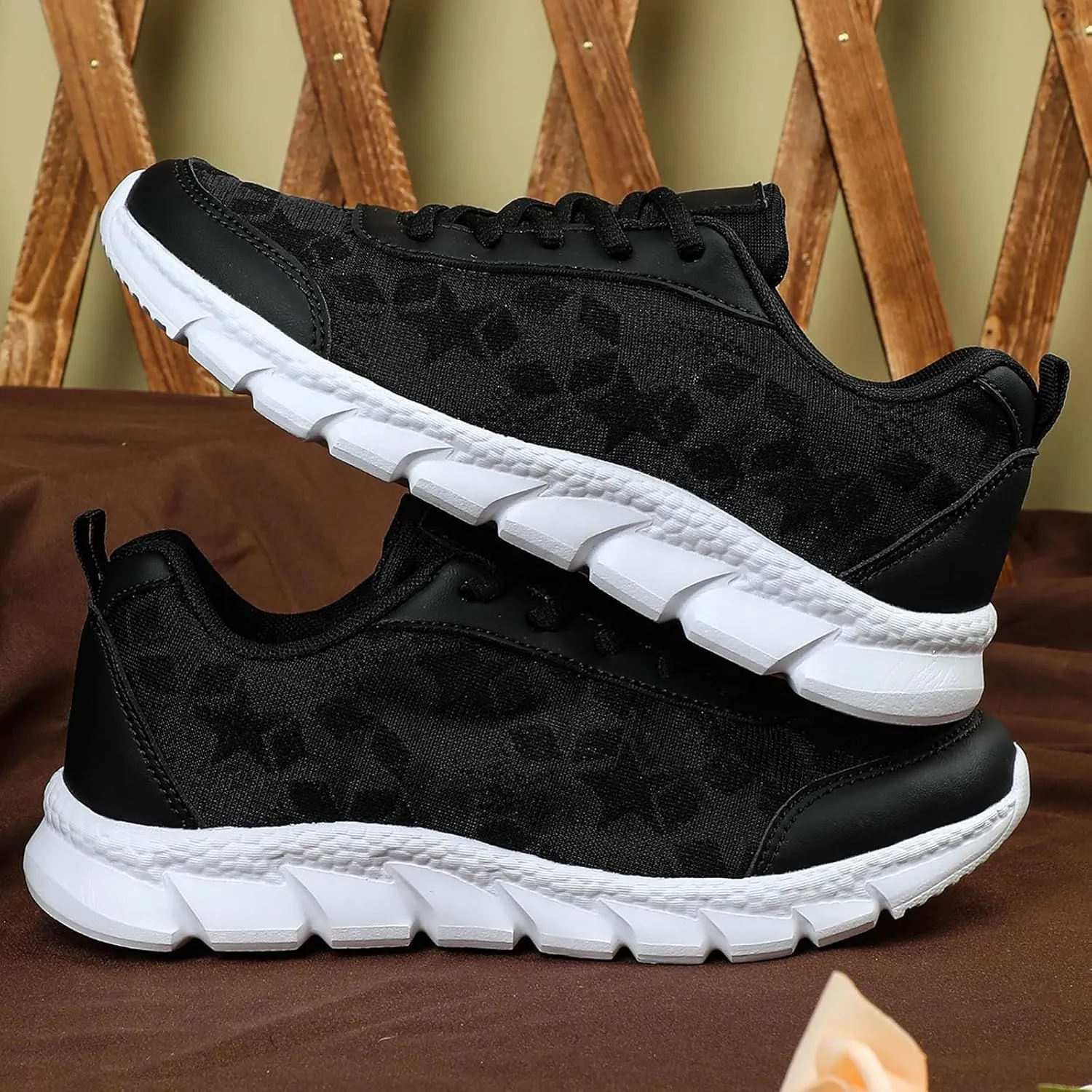 Women Walking Running Shoes Comfortable Soft Sole Breathable Sports Shoes Fashionable Mesh Casual Sneaker for Women Non Slip Workout Gym Sports Athletic Fashion Sneakers